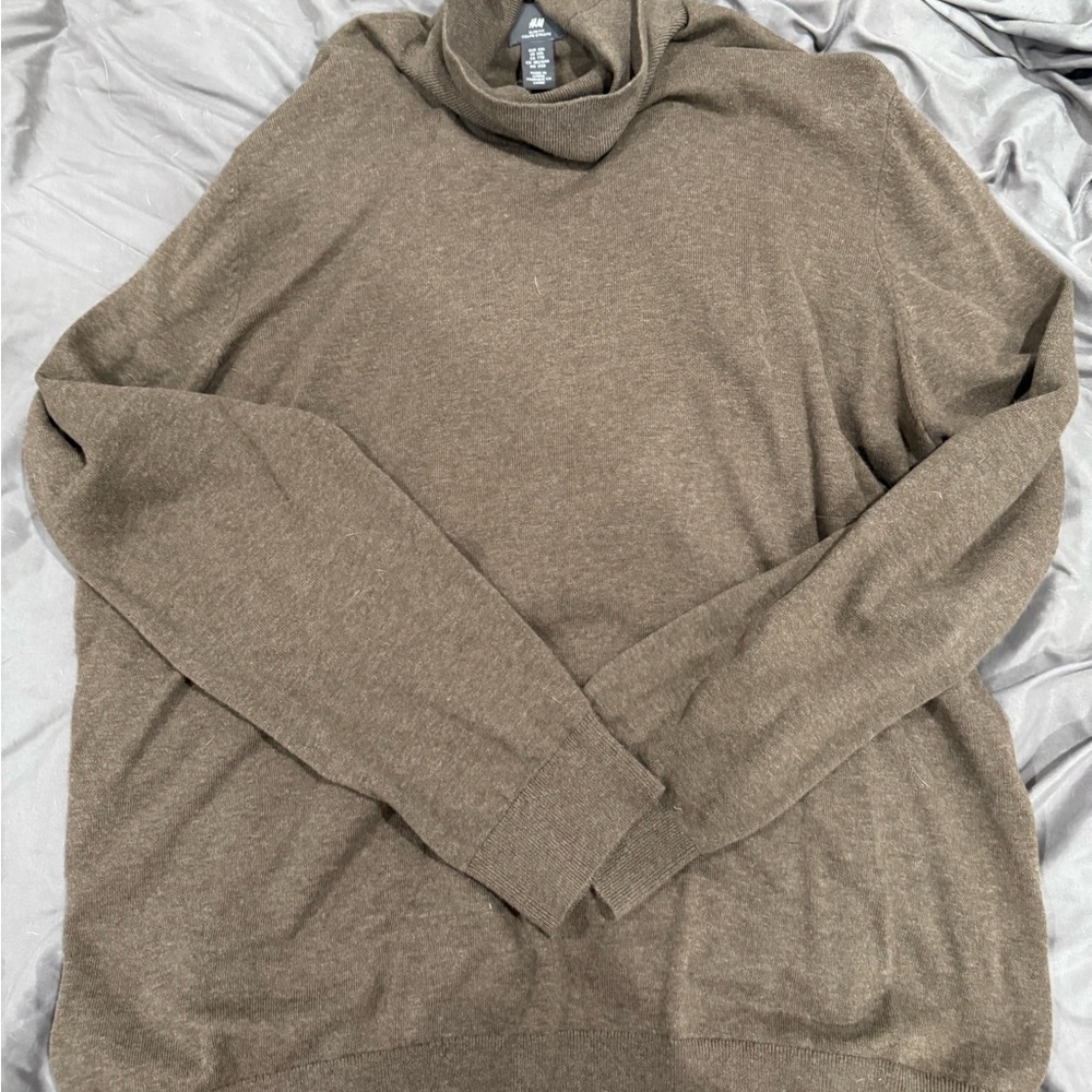 H&M Men's Turtleneck Sweater in Brown